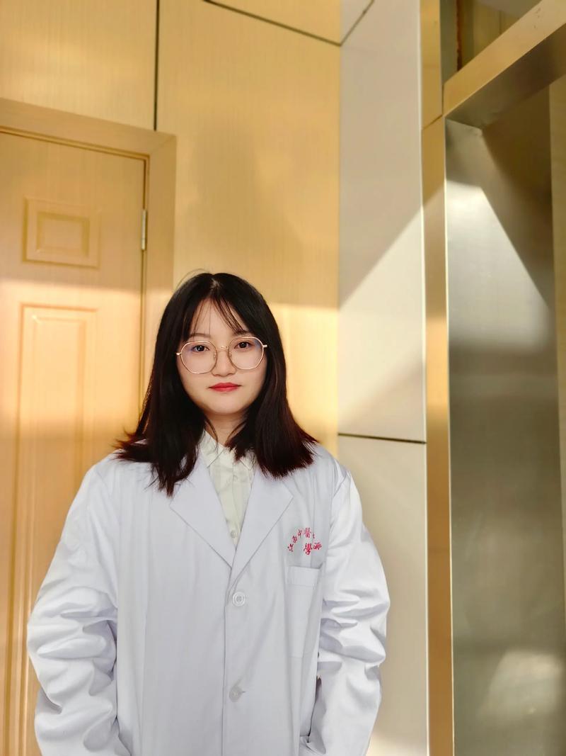 女孩學(xué)醫(yī)最適合的專業(yè)-圖1