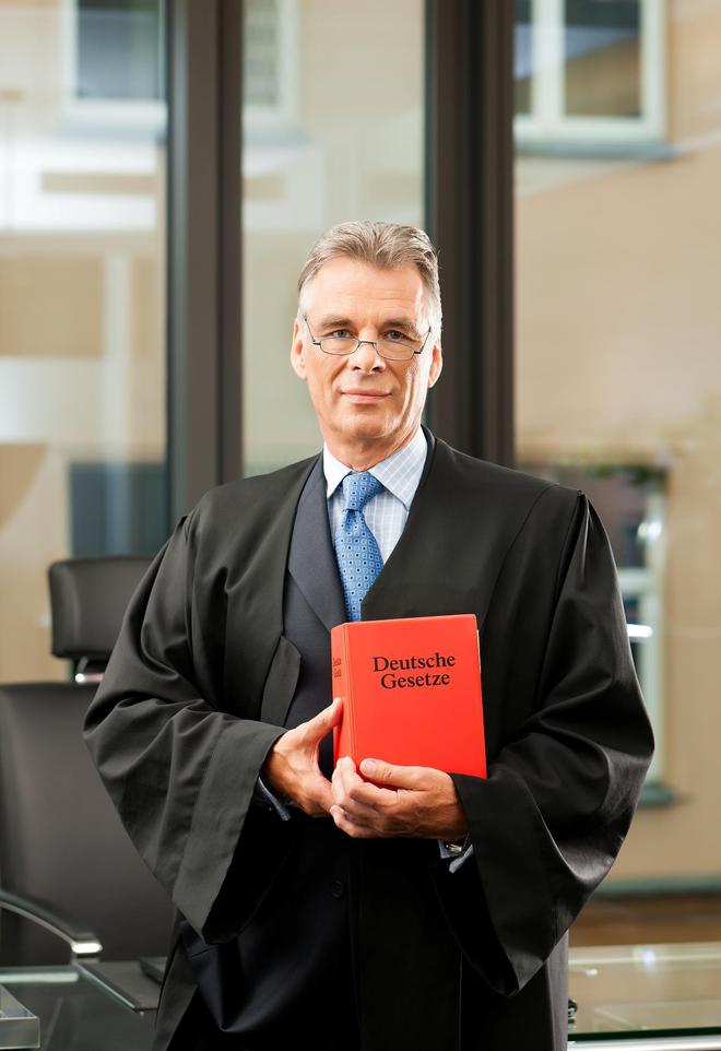 attorney和lawyer區(qū)別-圖1